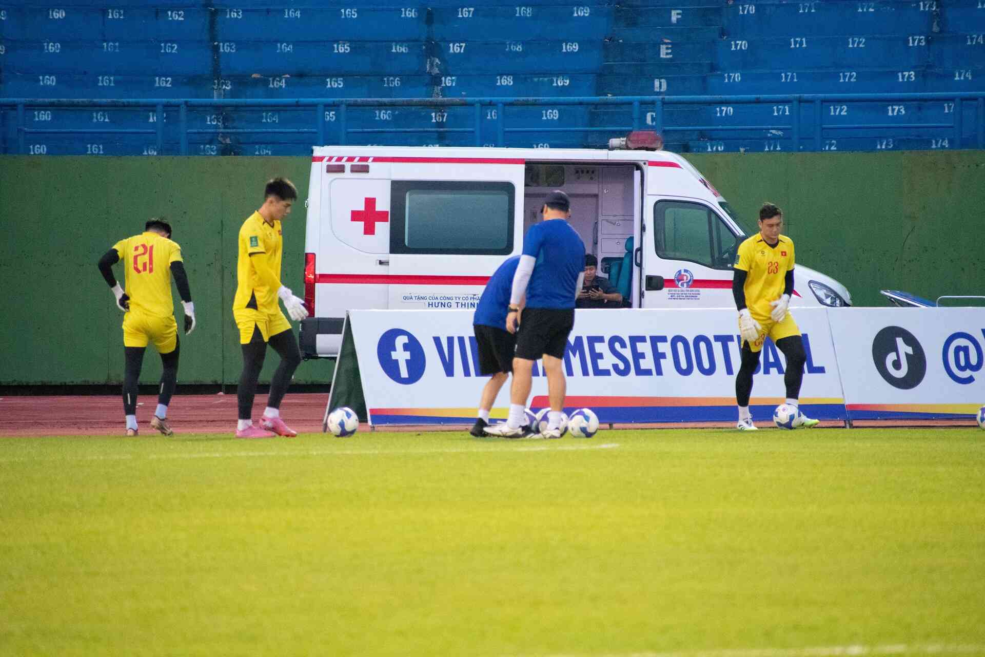 Chùm ảnh: Họp báo và buổi tập trước trận Việt Nam vs Nepal (Vòng loại thứ 3 Asian Cup 2027)