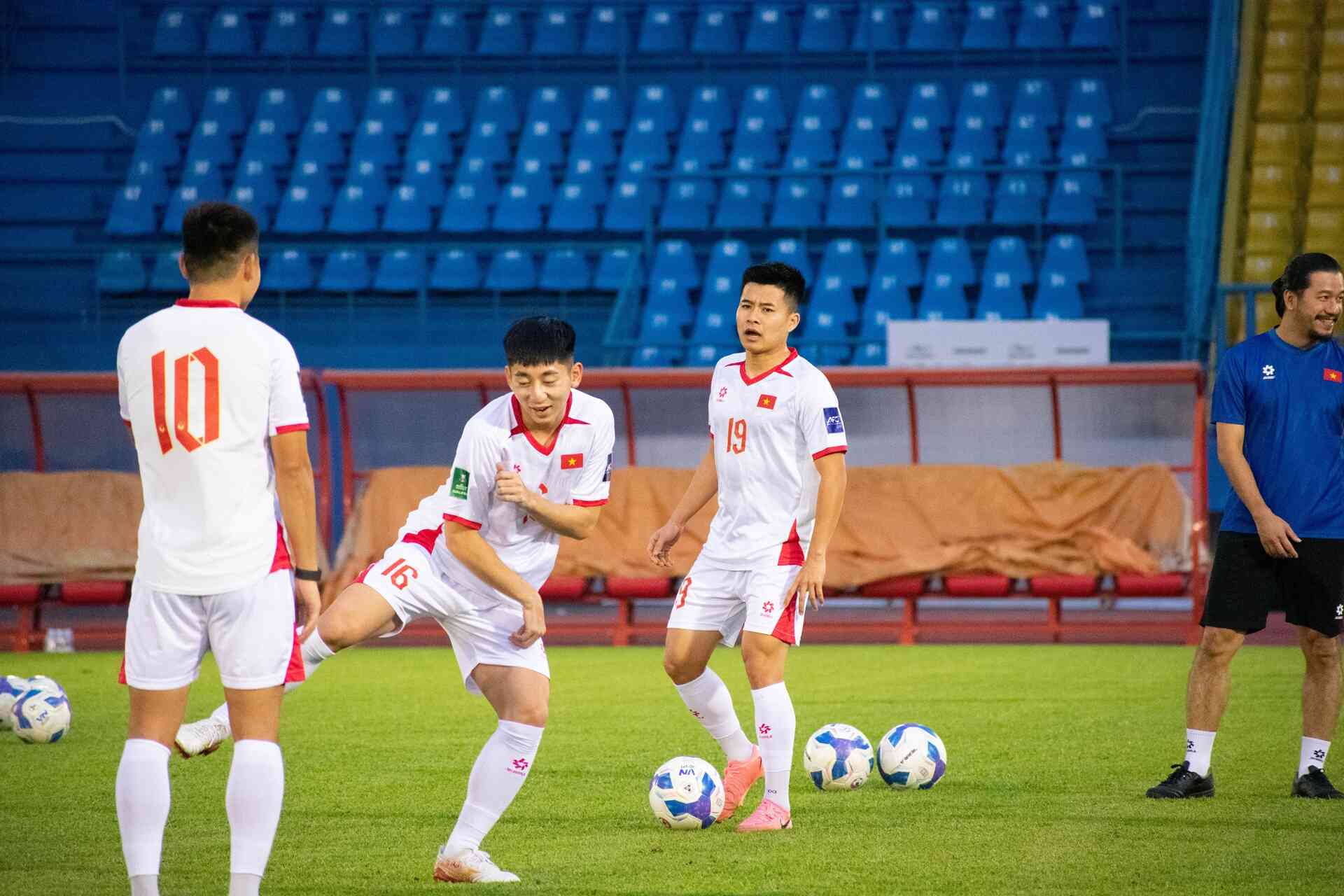 Chùm ảnh: Họp báo và buổi tập trước trận Việt Nam vs Nepal (Vòng loại thứ 3 Asian Cup 2027)