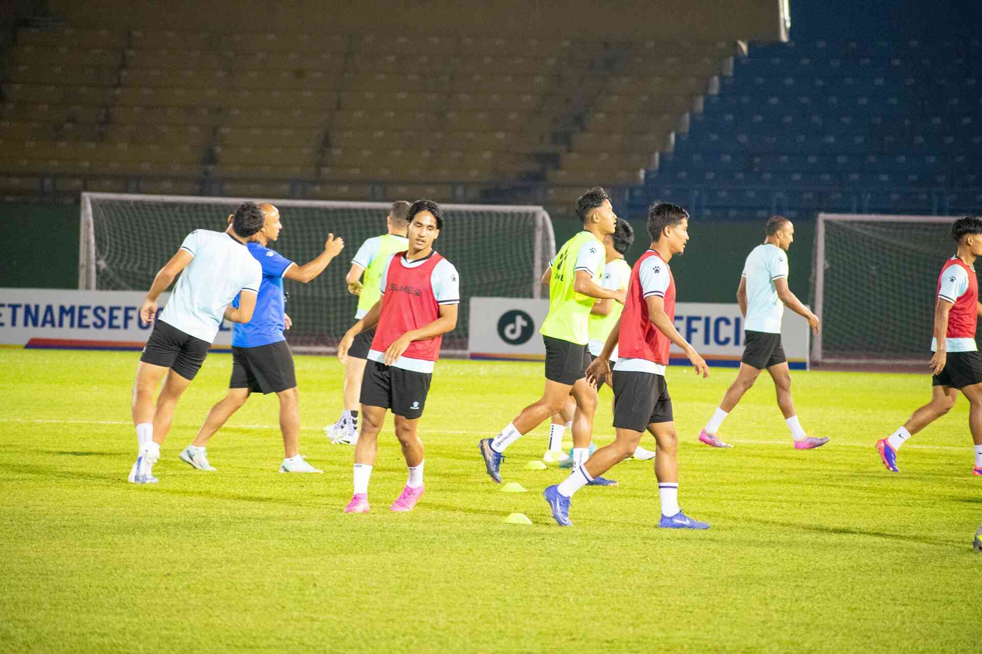 Chùm ảnh: Họp báo và buổi tập trước trận Việt Nam vs Nepal (Vòng loại thứ 3 Asian Cup 2027)