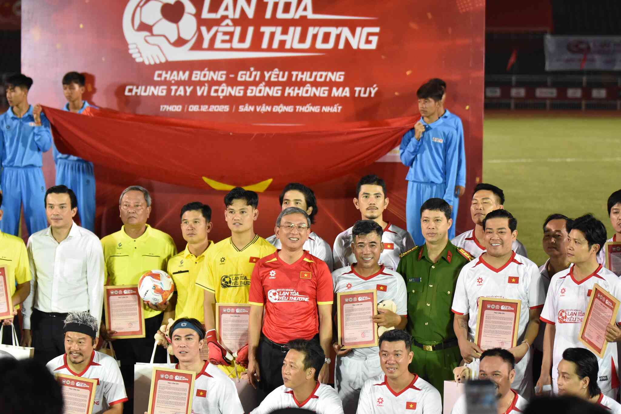 [Chùm ảnh] Giao hữu bóng đá “Lan tỏa yêu thương” 2025