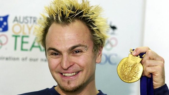 Steven Bradbury – VĐV trượt băng tốc độ may mắn nhất thế giới giờ ra sao?