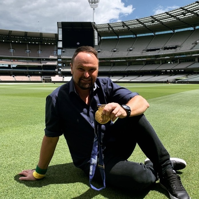 Steven Bradbury – VĐV trượt băng tốc độ may mắn nhất thế giới giờ ra sao?