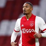 Sebastien Haller - Người vừa cân bằng kỉ lục của Marco van Basten