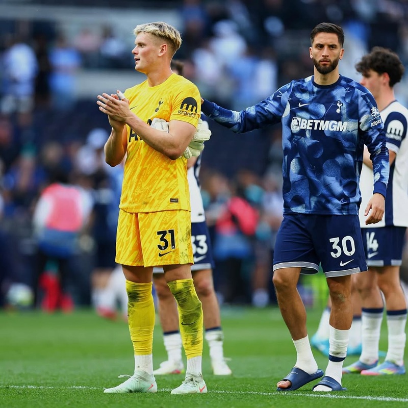 Thủ môn Antonin Kinsky có thực sự “tệ” như bạn nghĩ không?